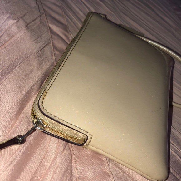 Used Coach Wristlet‼️ - Picture 5 of 7